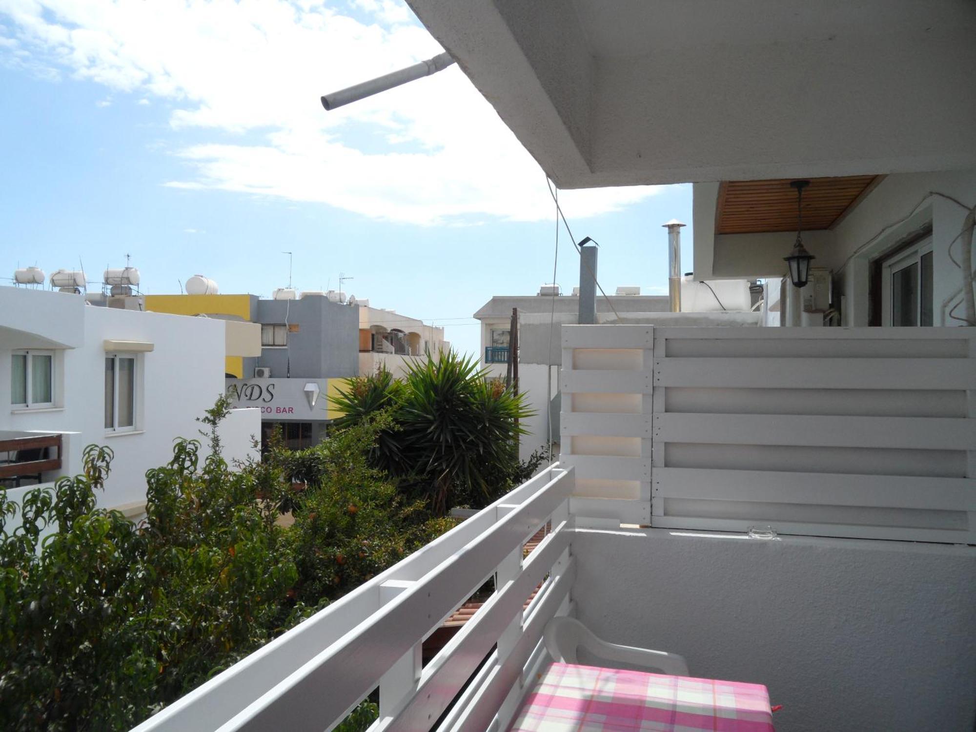 Sunshine Apts, Two Bedroom , Free Internet, No 3 圣纳帕 外观 照片