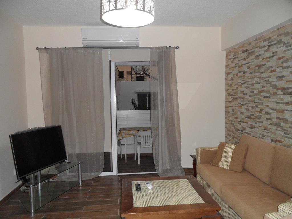 Sunshine Apts, Two Bedroom , Free Internet, No 3 圣纳帕 外观 照片