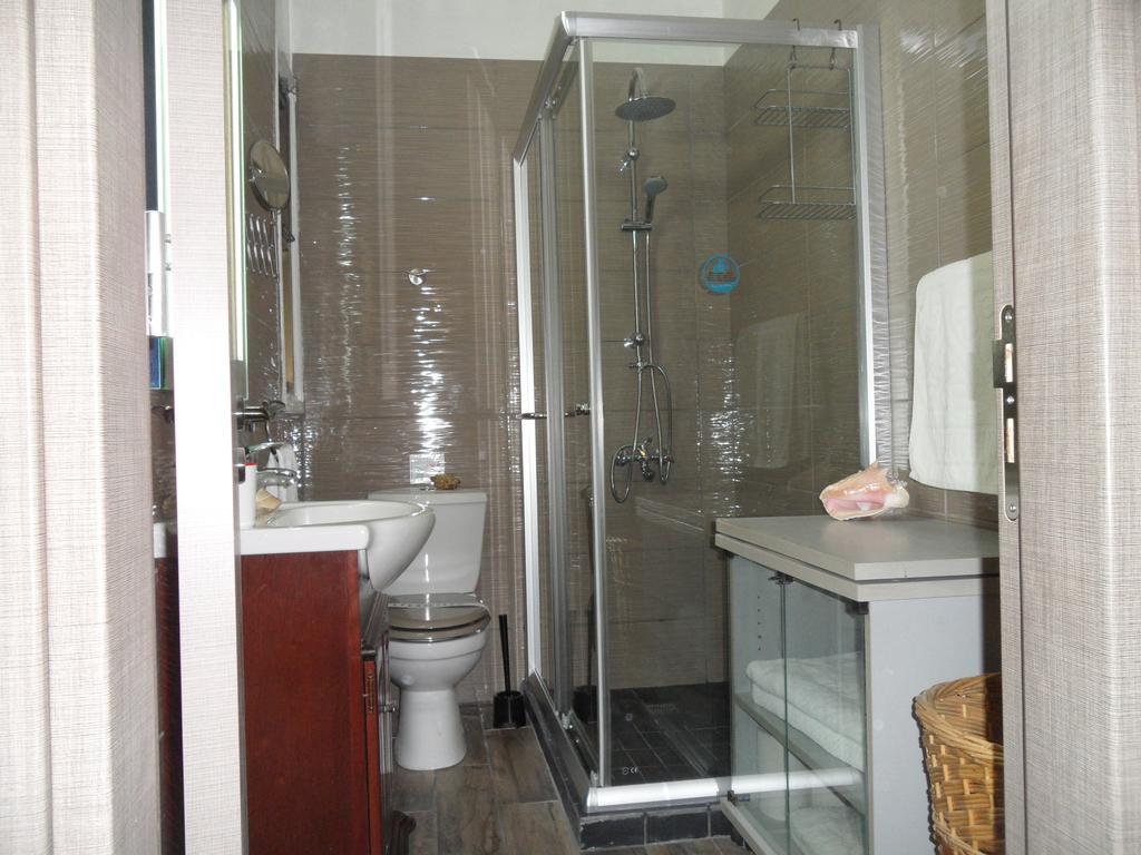 Sunshine Apts, Two Bedroom , Free Internet, No 3 圣纳帕 外观 照片