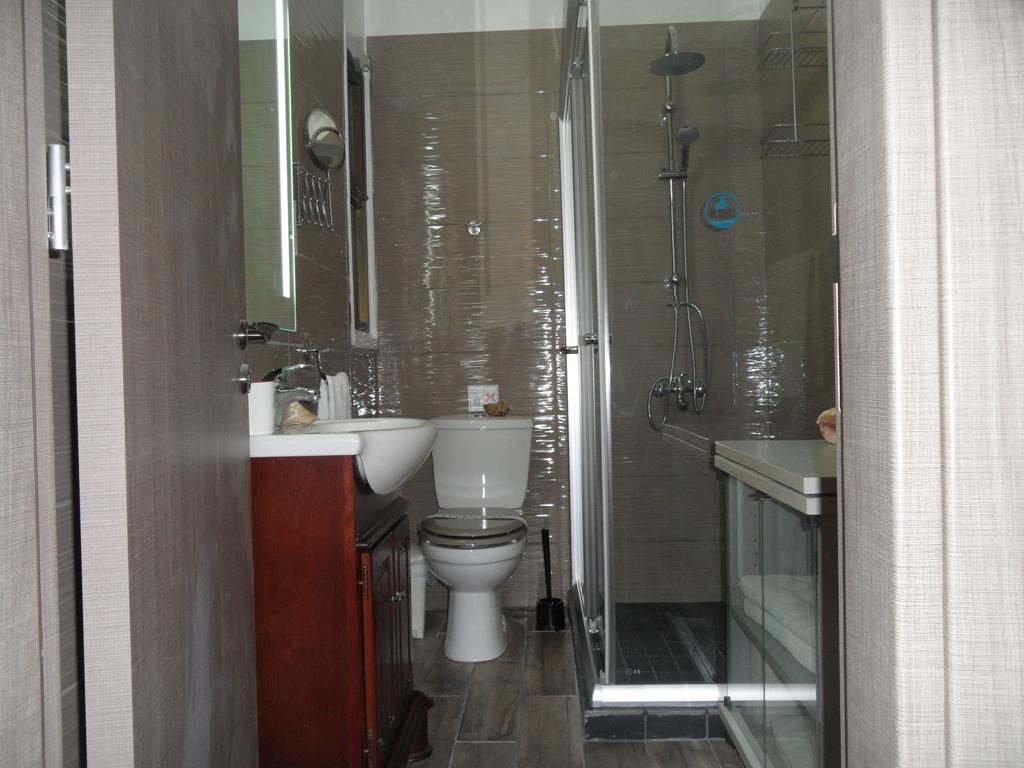 Sunshine Apts, Two Bedroom , Free Internet, No 3 圣纳帕 外观 照片