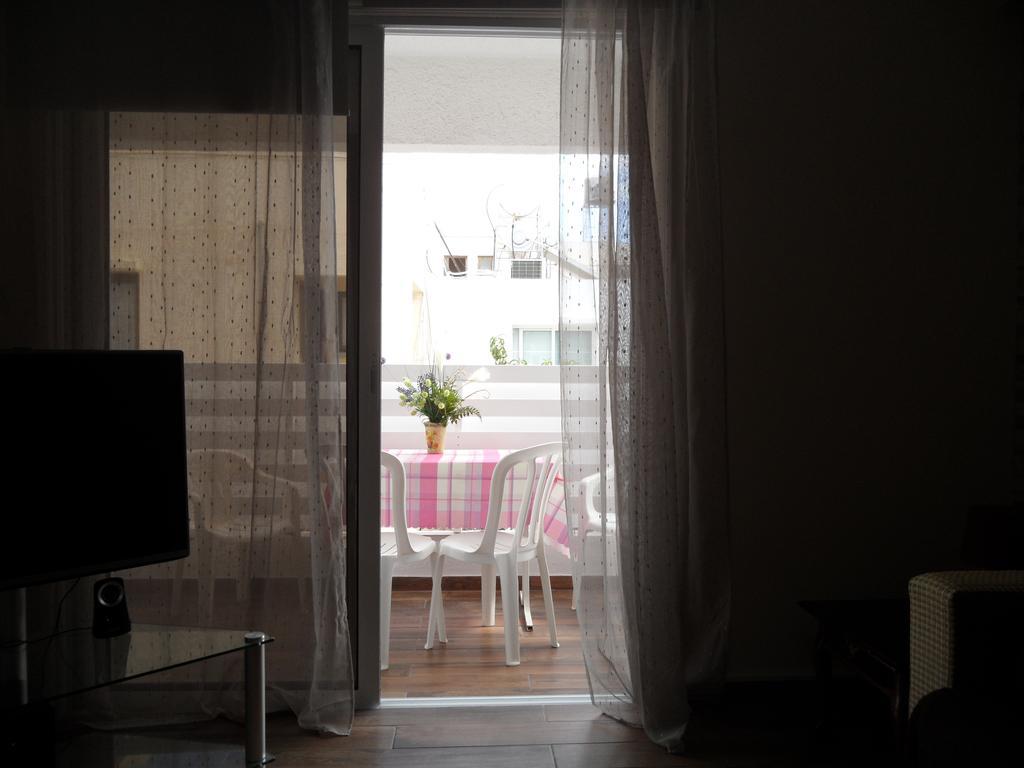 Sunshine Apts, Two Bedroom , Free Internet, No 3 圣纳帕 外观 照片
