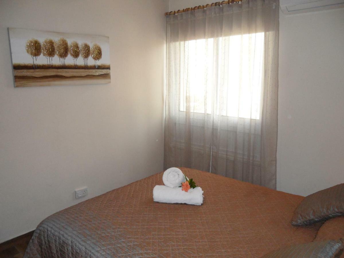 Sunshine Apts, Two Bedroom , Free Internet, No 3 圣纳帕 外观 照片