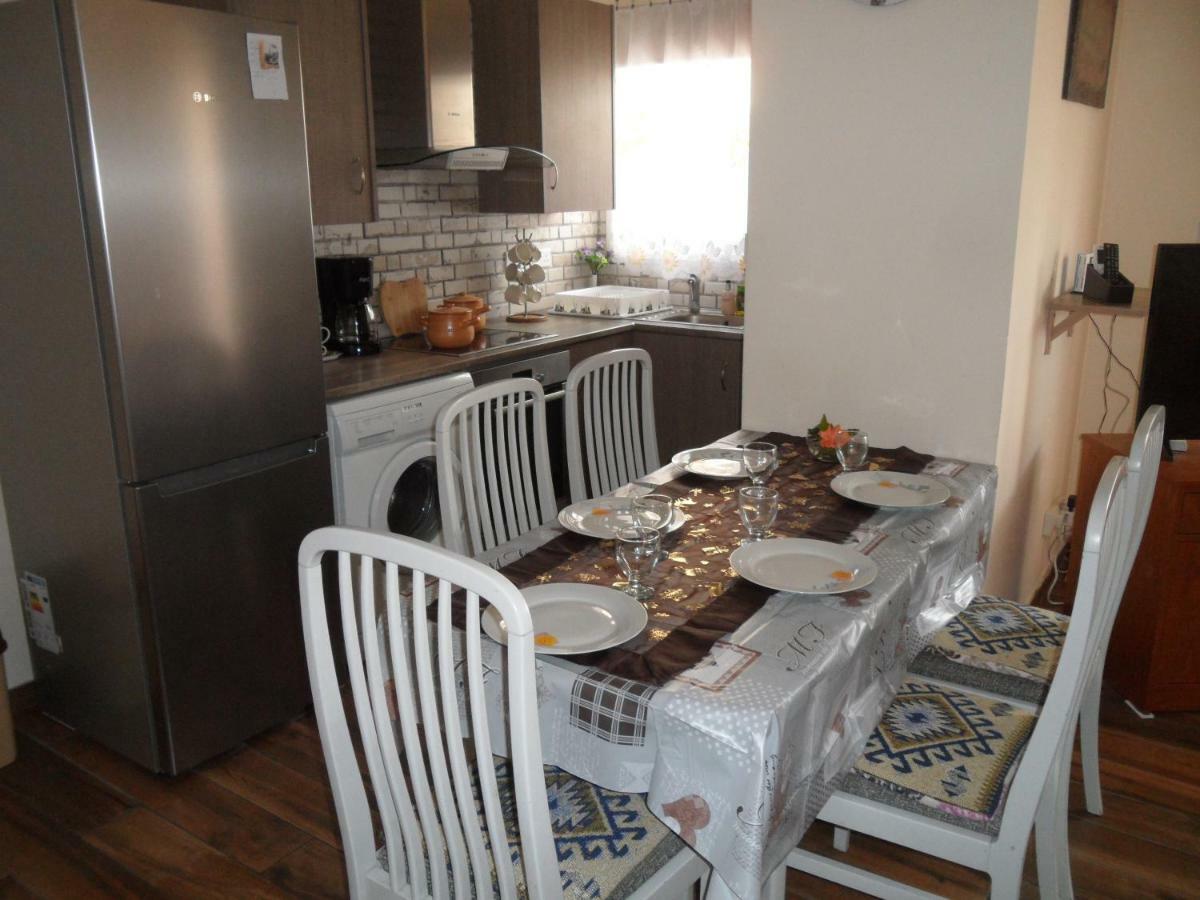 Sunshine Apts, Two Bedroom , Free Internet, No 3 圣纳帕 外观 照片