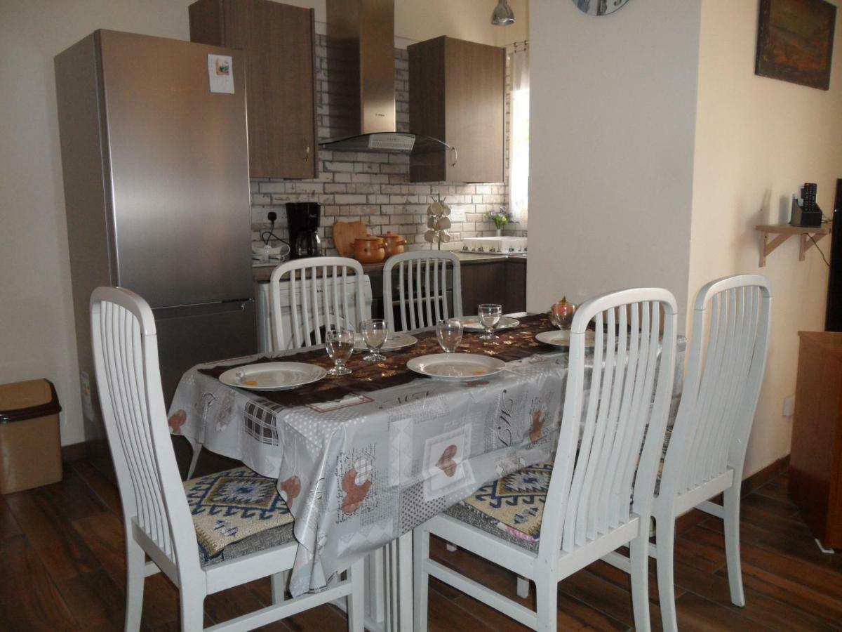 Sunshine Apts, Two Bedroom , Free Internet, No 3 圣纳帕 外观 照片